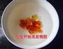 燕窝桃胶炖鲜奶的做法图解1