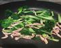 青菜肉丝鸡蛋炒粉干的做法图解3