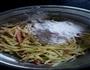 金黄粘牙土豆饼的做法图解4