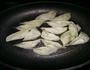 生煎速冻水饺的做法图解2