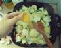 鸡蛋西芹辣白菜的做法图解7