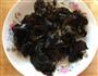 木耳蒸鸡翅的做法图解3