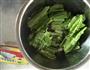 豆豉鲮鱼油麦菜的做法图解2