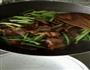 蒜苗炒牛肉的做法图解2
