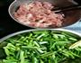 蒜苔肉丝的做法图解1