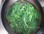 凉拌菠菜的做法图解2
