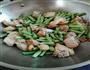 鸡块炖豆角、粉条的做法图解4