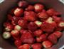 草莓酱的做法图解1