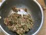 芹菜虾米饺子的做法图解2