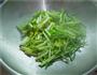 芹菜炒油豆皮的做法图解3