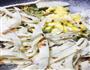 肉丝炒饼的做法图解10