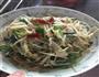 蒜苗炒豆芽的做法图解1