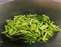 蒜苔炒肉的做法图解2