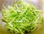 芹菜炒粉的做法图解1