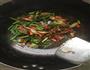 香菇炒腊肠的做法图解6