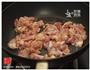 酸酸甜甜的菠萝炒鸡肉的做法图解5