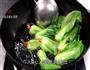 香菇豆腐扒菜胆的做法图解1