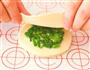 饺子皮葱油饼  宝宝健康食谱的做法图解4