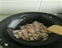 皮肉炒蒜苗的做法图解3