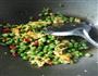 豌豆炒鸡蛋的做法图解5