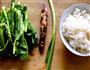 青菜腊肠炒蛋的做法图解1