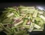 芹菜炒肉的做法图解4