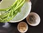 香芹鲜百合炒虾仁的做法图解2