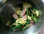 青菜鸡蛋火腿炒面的做法图解4