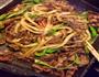 牛肉炒乌冬的做法图解1