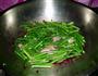豆瓣酱芦笋炒咸肉的做法图解12