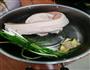 五花肉卤蛋的做法图解1