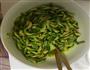 金雀花煎蛋，对女生很好的一道菜，春天食花季到啦的做法图解1