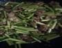 猪脆骨炒蒜苔的做法图解7