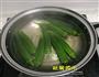 肉片炒秋葵的做法图解2