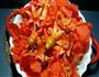 石榴花炒腊肉的做法图解1