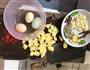 鸡爪烧土豆的做法图解1