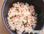 五彩三文鱼焖饭  宝宝健康食谱的做法图解11