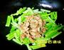 牛肉炒香芹的做法图解6