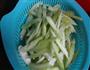 芹菜炒牛肉的做法图解1