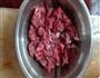 芹菜炒牛肉的做法图解2
