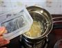 XO酱脆皮肠炒面的做法图解3