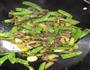 荷兰豆酸菜炒牛肉的做法图解5