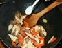 木耳杏鲍菇炒腊肉的做法图解8