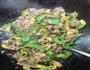 青椒酸菜炒牛肉的做法图解4