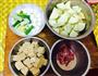 冻豆腐土豆茄子鹌鹑蛋炖肉的做法图解1