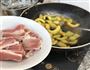翡翠老黄瓜腊肉的做法图解4