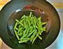 土豆豆角炖猪肉罐头的做法图解2