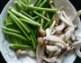 蒜心炒腊肉的做法图解3