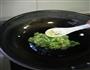 芹菜叶鸡蛋饼的做法图解8