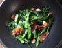腊肉炒芥兰的做法图解6